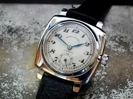 The First Automatic Watch: The Invention That Revolutionized Watchmaking