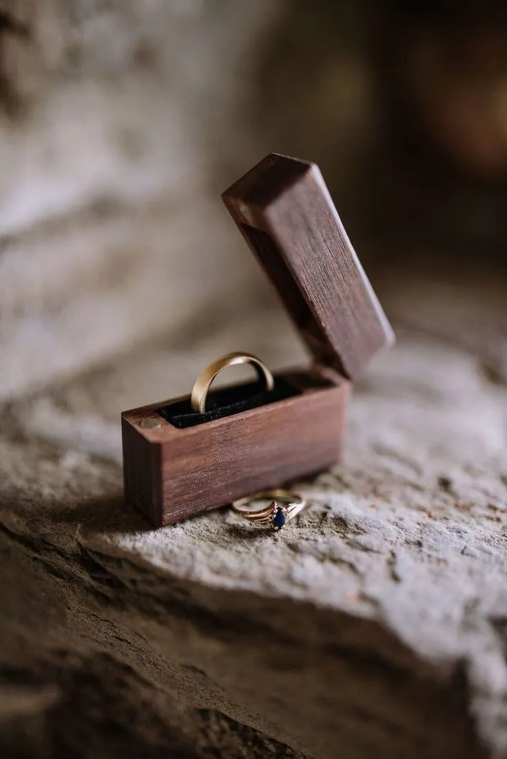 classic ring box